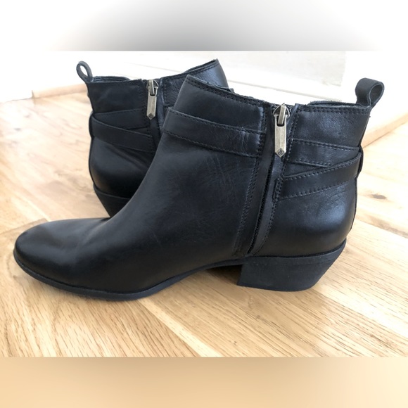 Sam Edelman black leather stacked heel bootie - Picture 2 of 4